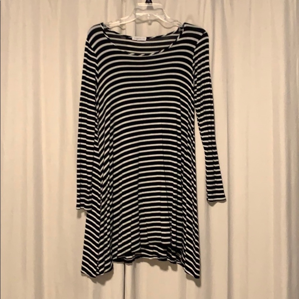 Cute striped dress!